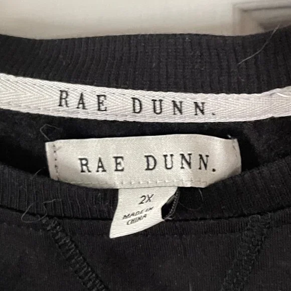Rae Dunn Black Plus Size Dog Lover Sweatshirt with Socks New with Tags Size 2X - Picture 6 of 11